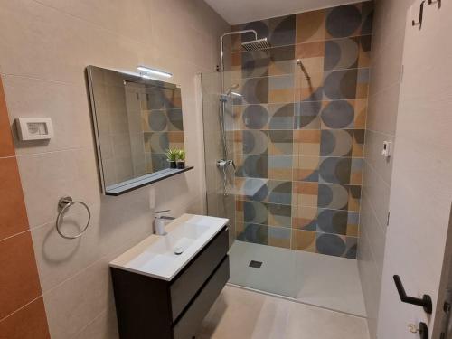 a bathroom with a sink and a shower at Villa Taya Comfortable holiday residence in Sveti Petar u Šumi