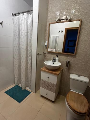 Kúpeľňa v ubytovaní Large Apartment with AC and central heating