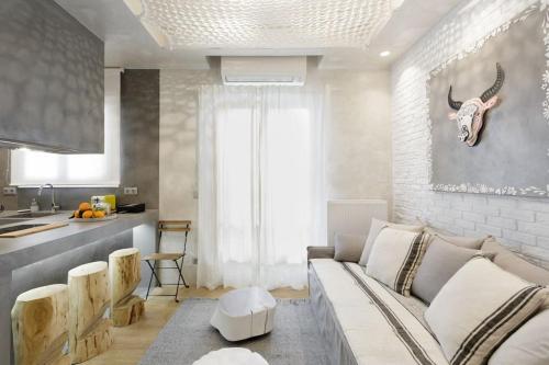 Stylish, Quiet & Relaxing, a Hidden Gem near the Acropolis