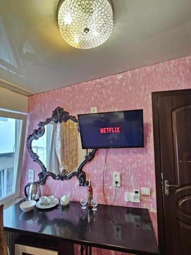 Televisyen dan/atau pusat hiburan di Central Studio Blum