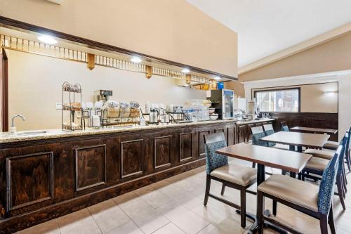 Restaurace v ubytování Comfort Inn Splash Harbor