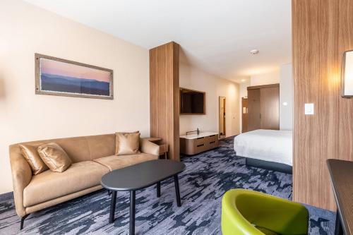 Postel nebo postele na pokoji v ubytování Fairfield Inn & Suites Dallas Arlington South