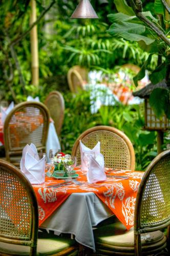Zahrada ubytování Poppies Bali