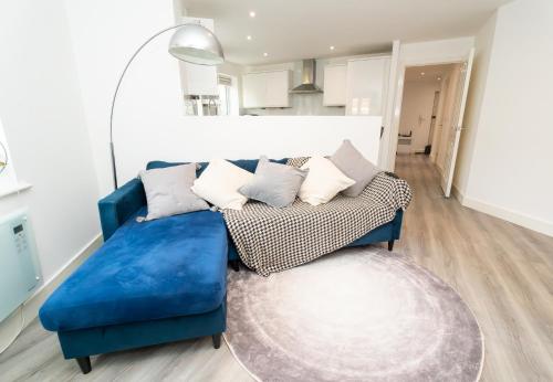 Kuchyň nebo kuchyňský kout v ubytování Pristine Purfleet Newly Renovated 2Bed, 2Bath