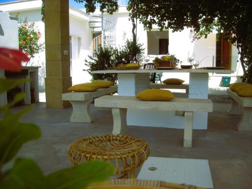 A seating area at Villa On The Beach Spiaggia Plaia