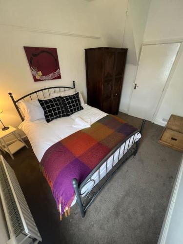 6 bed house - 12 minutes to City Centre photo 21