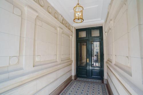 Photo de la galerie de l'établissement Chic 7th floor Studio Saint-Germain-des-Pres, à Paris