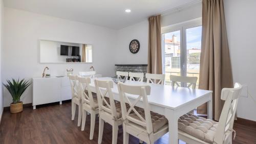 Nhà bếp/bếp nhỏ tại Casa da Roseira by LovelyStay