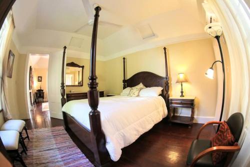 Ένα ή περισσότερα κρεβάτια σε δωμάτιο στο Cambridge beach House Bermuda