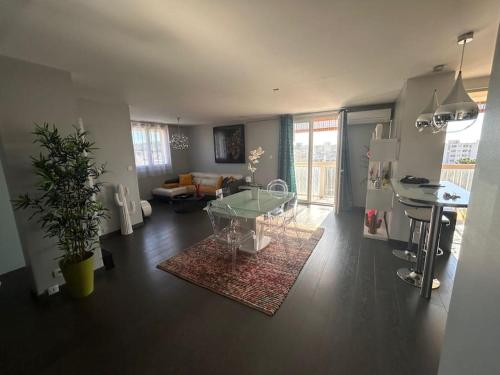 Bel appartement proche plages et hopital St Musse