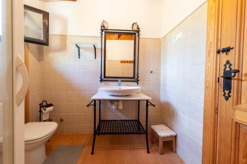 Gallery image of Two-Story Rural Home in Soria -with BBQ & GameRoom in Barca