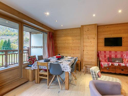 Appartement moderne rénové face aux pistes avec équipements complets