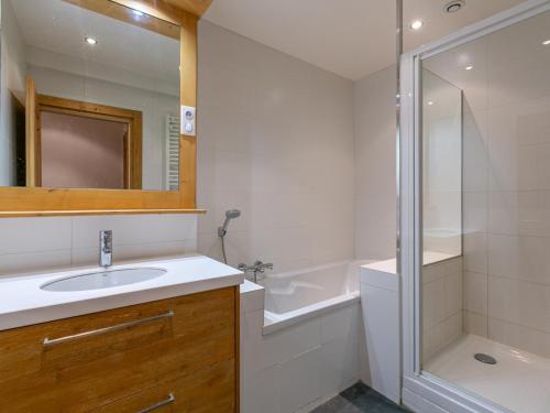 Appartement moderne rénové face aux pistes avec équipements complets