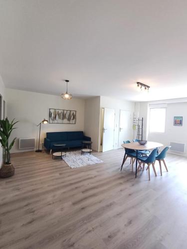 T3 du canal, 2chs, 2 sdb, 3 lits