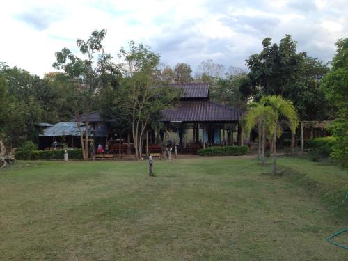 Kebun di luar Paipunthong Resort