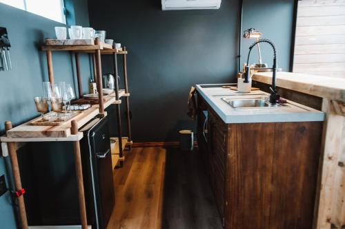 Dapur atau dapur kecil di Vale Aurora Cabanas
