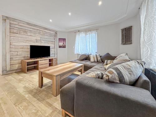 Grand Salon Cosy, proche centre Dijon & garage 2p