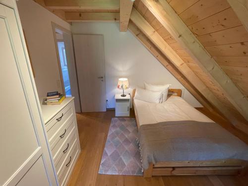 Postel nebo postele na pokoji v ubytování Haus Kleeblatt im Chiemgau