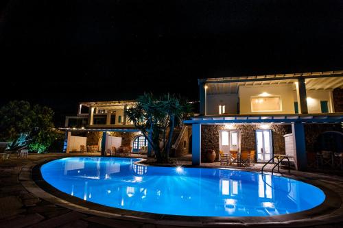 Photo de la galerie de l'établissement Adikri Villas & Suites, à Tourlos