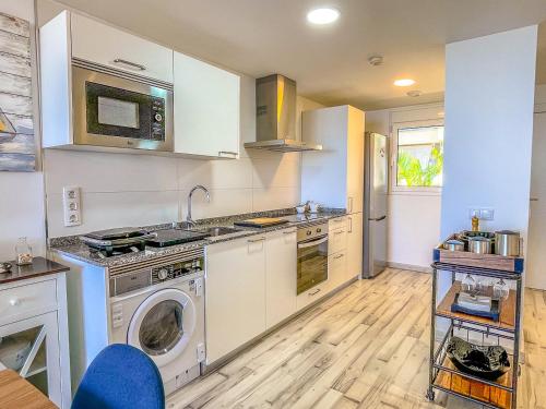 La Barquita - Luxury Apartment with Rooftop Pool & Gym in Adeje