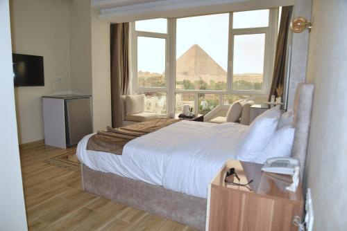 Pyramids Wonders Hotel