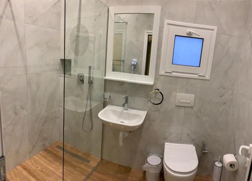Bilik mandi di Vila Arial