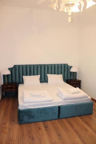 Gallery image of Otyak Hotel EVN Zvartnots Airport in Pʼarakʼar