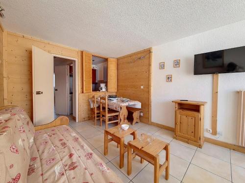 Appartement rénové 2 pièces, Ski aux pieds, Balcon sud - FR-1-344-856
