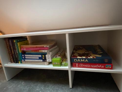アパートメントにある図書室