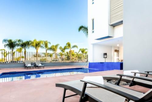 InHouse Hotel Leónの敷地内または近くにあるプール