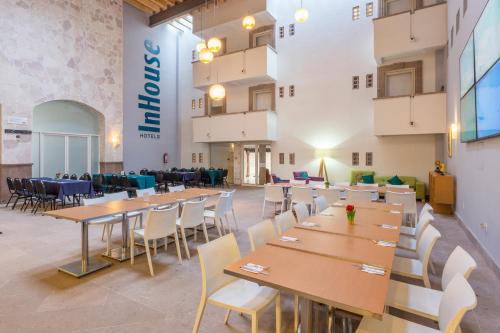 InHouse Hotel Leónにあるシーティングエリア