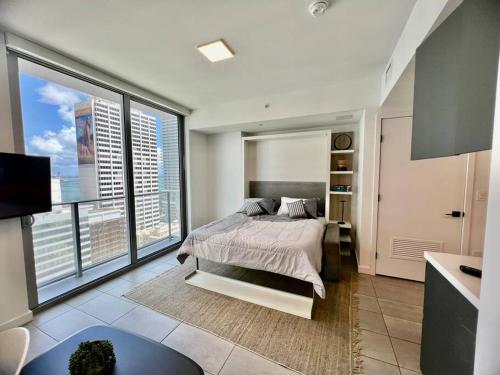 Spacious Studio in the Heart of Downtown Miami photo 4