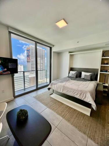 Spacious Studio in the Heart of Downtown Miami photo 5