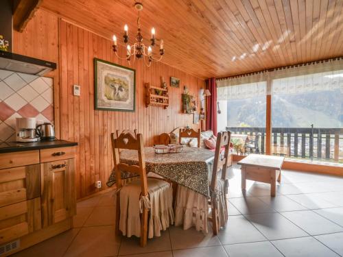 Appartement cosy à Morzine - 2 pièces, piscine, balcon, parking - 4 pers - FR-1-684-50