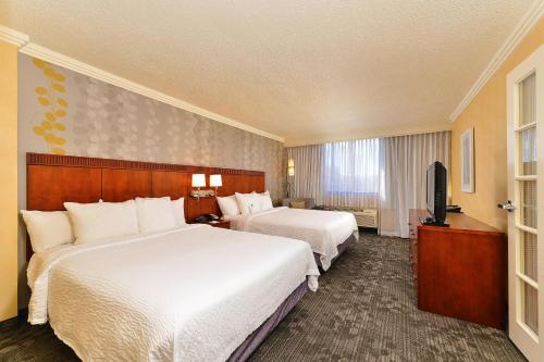 Courtyard by Marriott Denver Cherry Creek Image