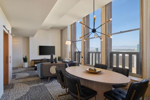 Sheraton Denver Downtown Hotel Image