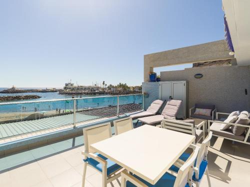 Mogan Beachfront | CarmitAtHome