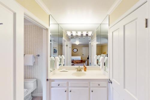 Et badeværelse på Silverado Resort and Spa 266 & 267