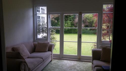 Area soggiorno di Homestead B&B Cambridge