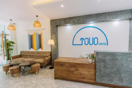 Posezení v ubytování Tò Vò Hostel Nguyễn Công Trứ