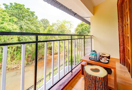 Балкон или терраса в Treebo Green Village Resort with Pool, Goa