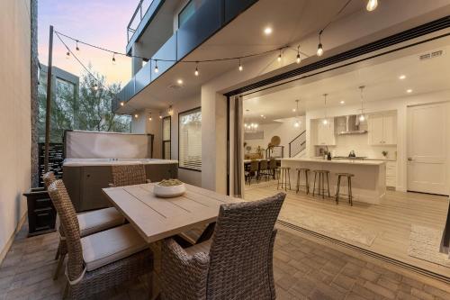 Kuchyň nebo kuchyňský kout v ubytování Waters Edge home