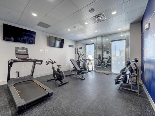 Fitness centrum a/nebo fitness zařízení v ubytování Holiday Inn Express Corpus Christi - Beachfront by IHG