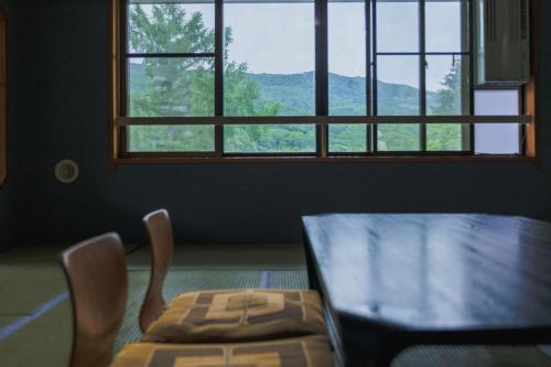 Nespecifikovaný výhled na hory nebo výhled na hory při pohledu z hotelu