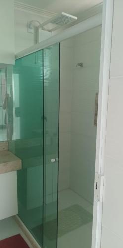 Ένα μπάνιο στο Casa de férias 3 quartos e 1 suíte