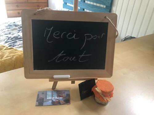 Fotografie z fotogalerie ubytování Studio de charme pour séjour tranquille à deux v destinaci Meyzieu