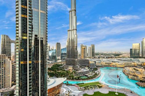 Luxury 3BR with Burj Khalifa Views, Pool, Gym, and Free Parking