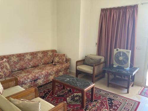 Lovely flat with balcony and shared pool