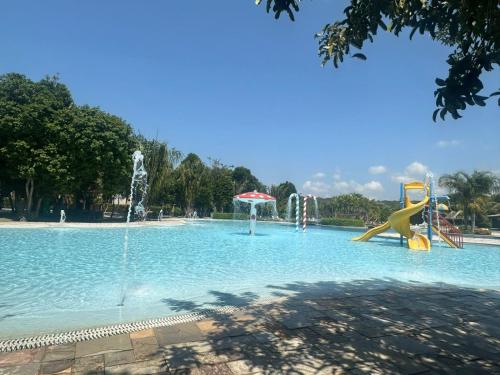 Bazén v ubytování Resort Iloa nebo v jeho okolí