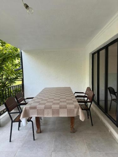 Un balcón o terraza de Villa Rachuli Sakhli